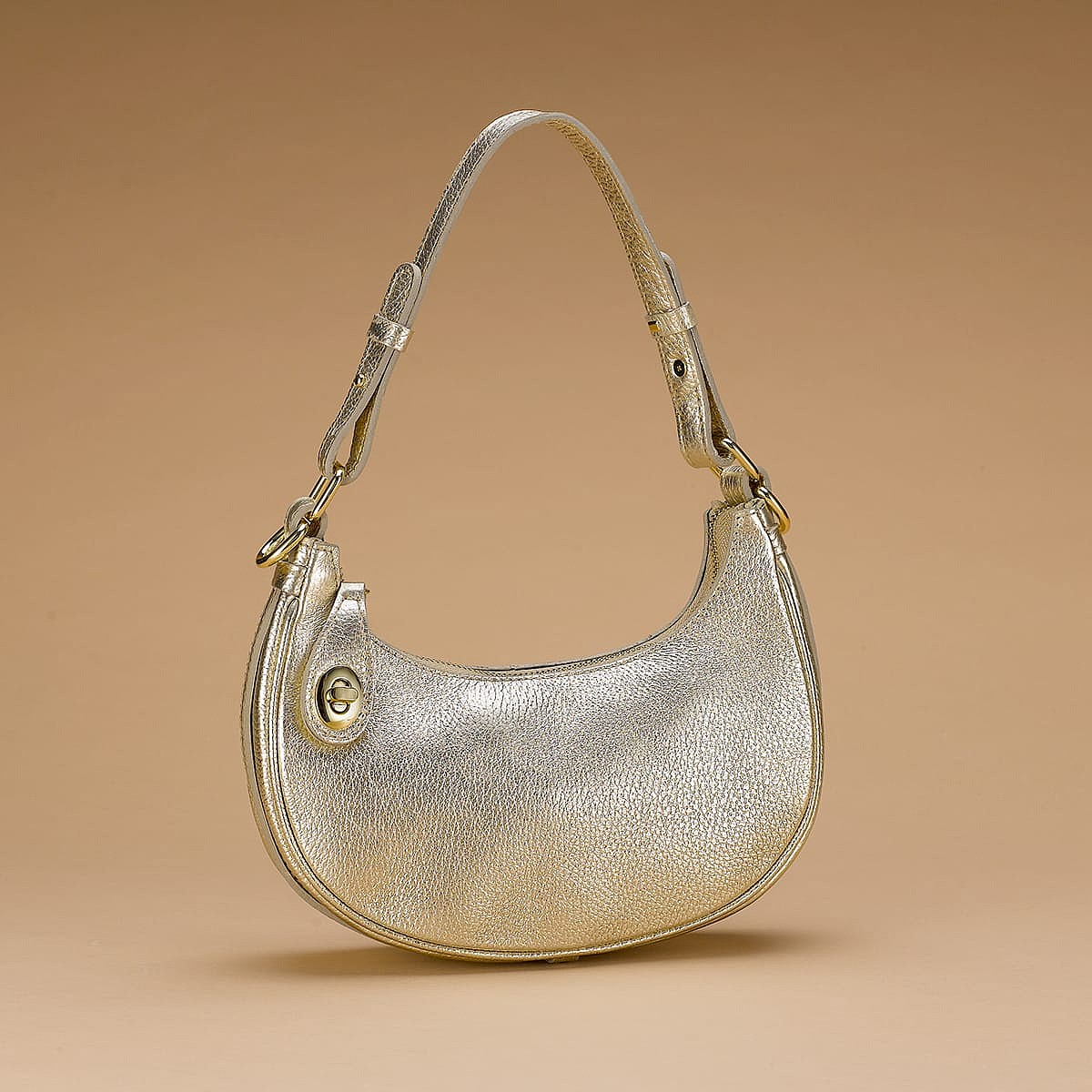 Sac Bandoulière Doré en Cuir Chic Sur le Qui-vive