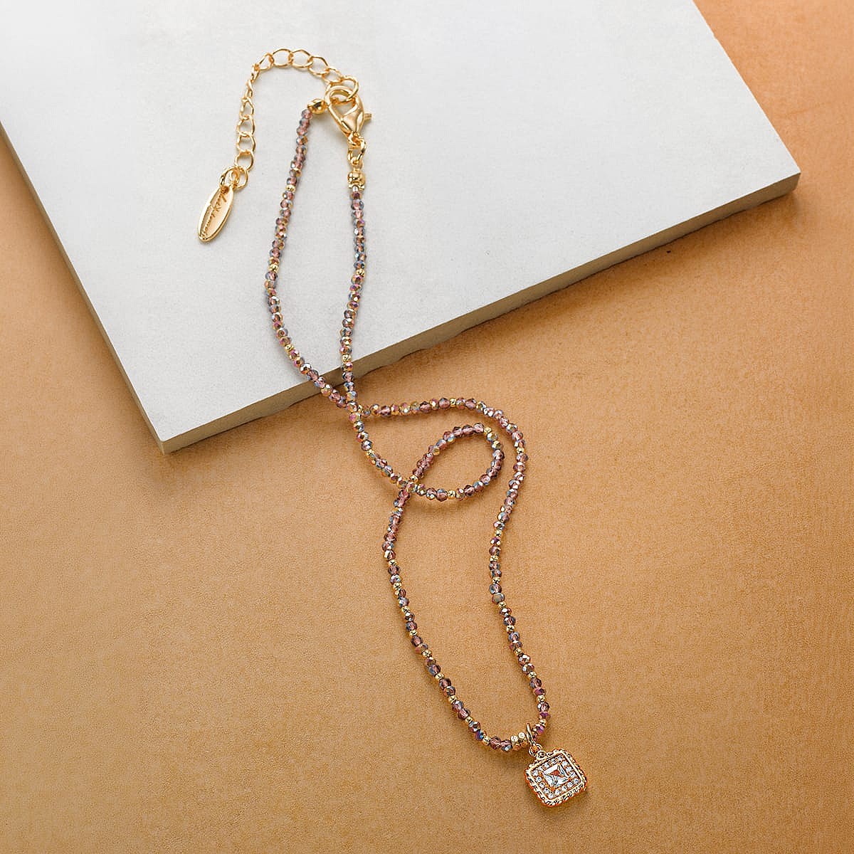 Pendentif Prune Contes Précieux