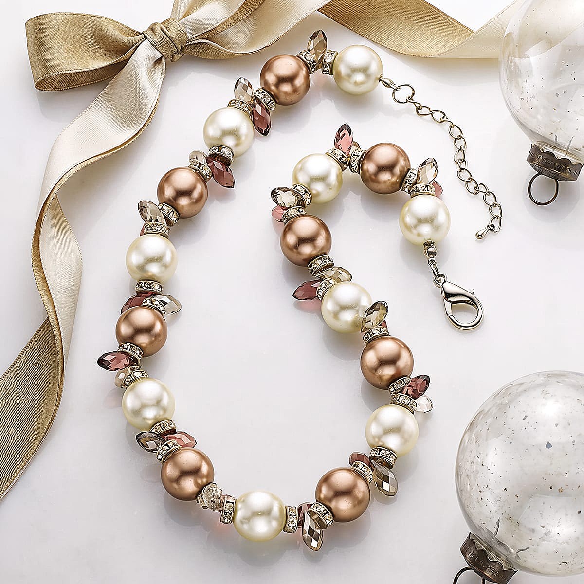 Collier Champagne Hour