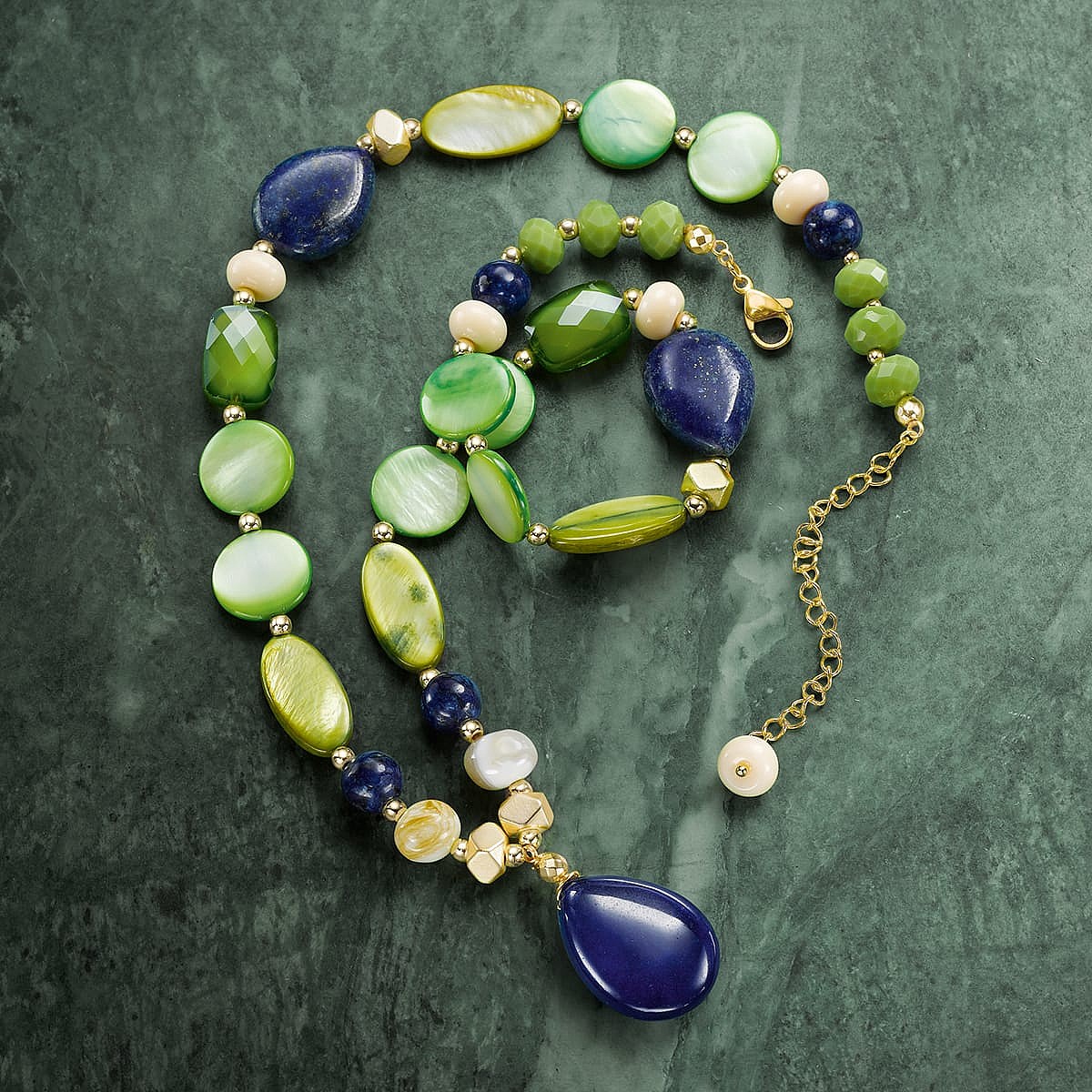 Collier En Pierres En Vie