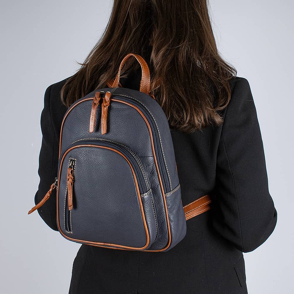 Sac à main Laila en cuir de taille moyenne en NOIR | Michael Kors [CA Sac à main Laila en cuir de taille moyenne en NOIR | Michael Kors [CA
