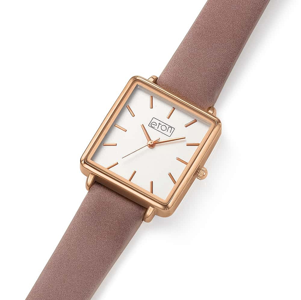 Montre en Suédine Rose Poudré À Couper le Souffle