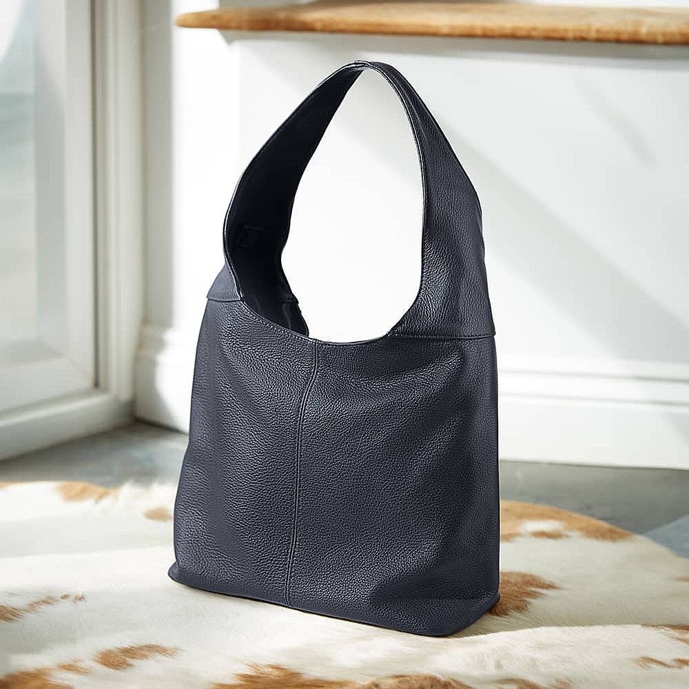 Sac Souple en Cuir Bleu Marine Vérité Intemporelle