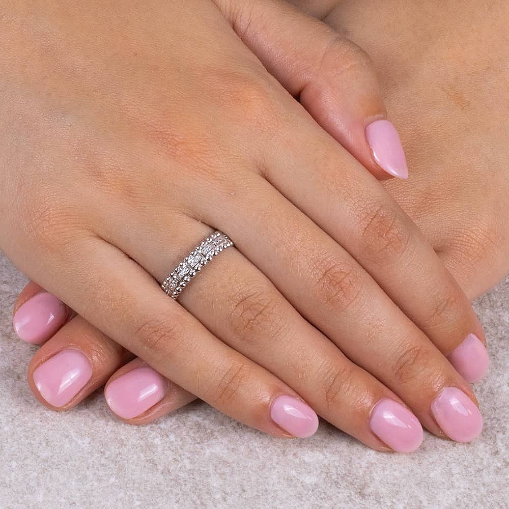 Bague en Argent Encerclée de Lumière