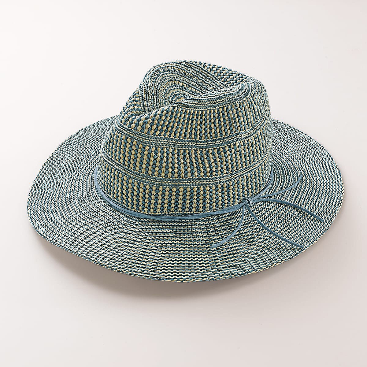 Chapeau Tête Dans les Nuages
